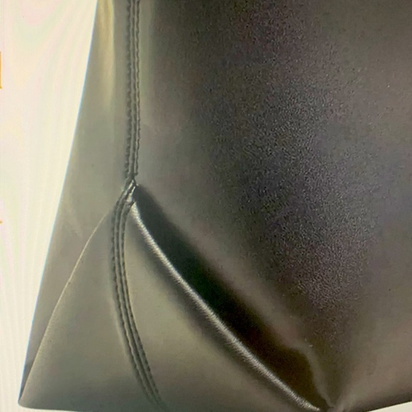 NWT gleaming chain trim with a pillowy knotted shoulder strap classy elegant - Picture 13 of 16